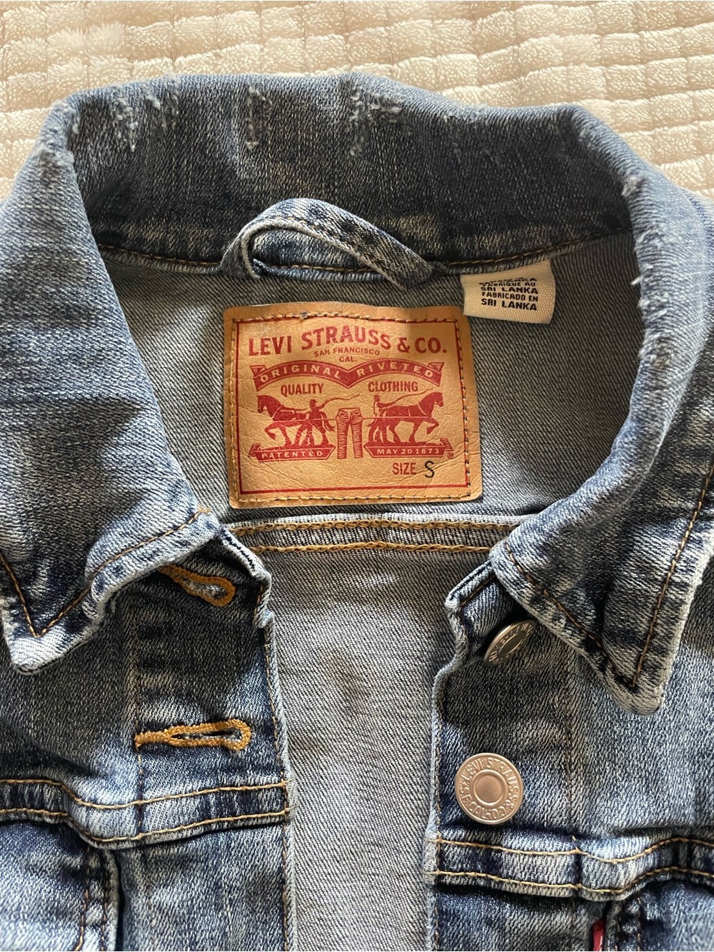 Levi's Light Blue Denim Jacket with Button Front - Picture 3 of 4